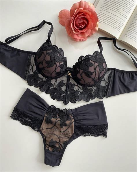 Red Lace Lingerie, Lingerie Cute, Beautiful Lingerie, Bra And Panty ...
