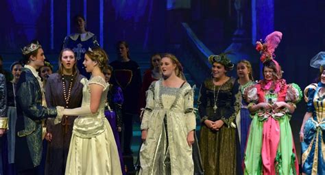 Costume Local Photographers 的图像结果