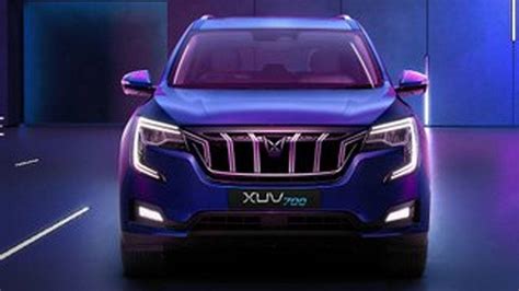 Mahindra XUV700: Compare price and features of MX Series, AdrenoX AX3 ...