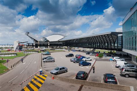 TravelCar - 便宜的机场停车场，长期停车和短期停車