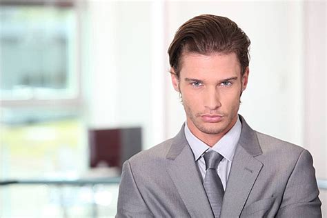 Man in Suit 的图像结果