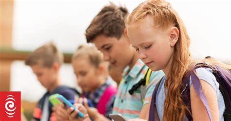 What worked and what didn't with a cellphone ban at a Kentucky school