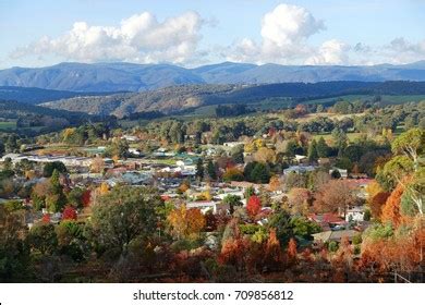 Country Town 的图像结果