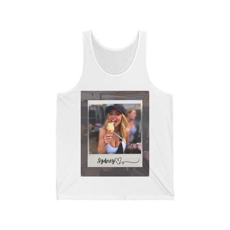 Sydney Sweeney Eating Ice Cream "shake It" Tank Top - Etsy