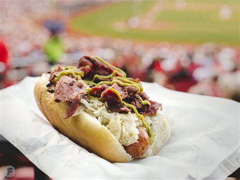 Where to eat inside Busch Stadium in St. Louis