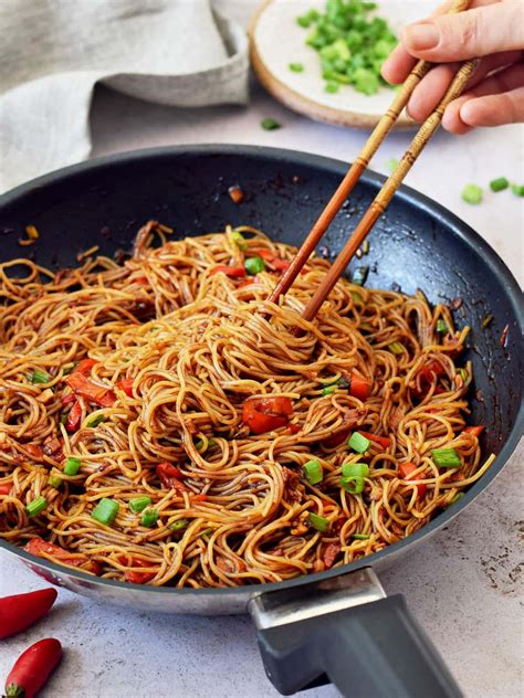 how to make a spicy noodles sauce