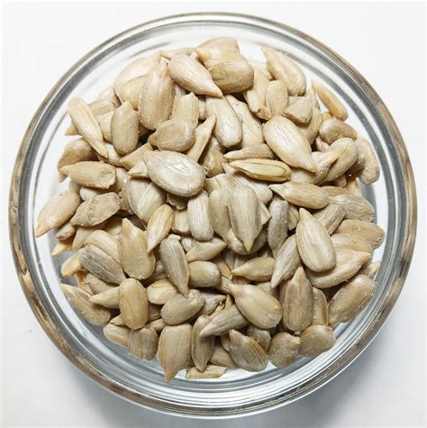 Shelled Sunflower Seeds (Various Sizes) – MissMossies