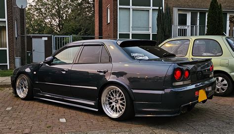Nicely done [Nissan Skyline R34 Sedan], spotted in the Netherlands : r ...