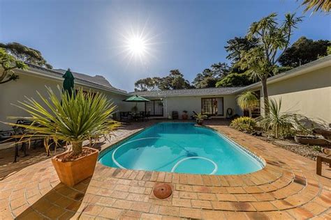 HOUT BAY LODGE - Guesthouse Reviews, Photos, Rate Comparison (Cape Town ...