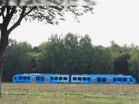 Whistle blows in Germany for the world's first hydrogen train fleet