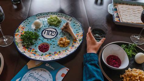 Everything You Need to Host a Passover Seder | PJ Library