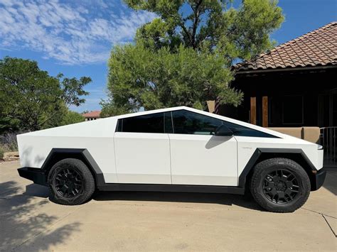 CYBERTRUCKco Lift Rod Kit -- Installed Results & Ride Heights Photos | Tesla Cybertruck Forum ...