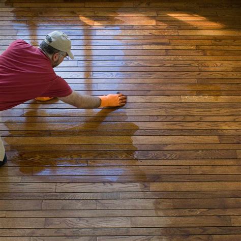 Refinishing vs Resurfacing Hardwood Floors: Clear Comparison