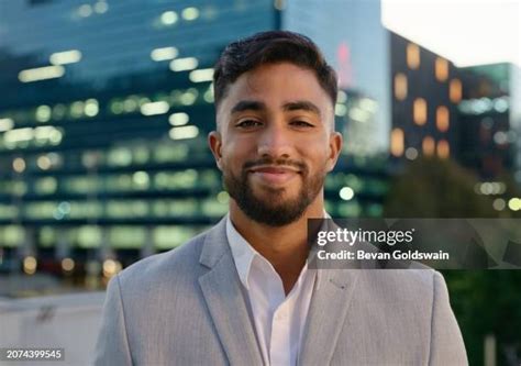 Random Guy Businessman 的图像结果