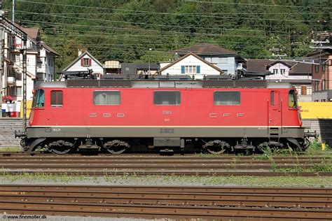 Finns train and travel page : Trains : Switzerland : SBB Re 4/4 II 11185