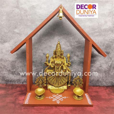 Thayar, Sangu Chakra Vilakku with House Shelf | Vilakku madam - HS17 ...