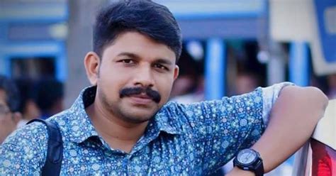 പ്രതീഷ് വെള്ളിക്കീൽ അന്തരിച്ചു; മരണം വളപട്ടണത്തിനു സമീപം വാഹനാപകടത്തി ...