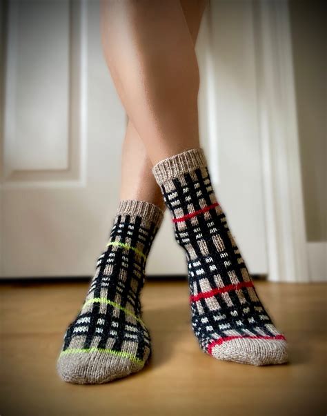 Colorwork Sock Knitting Pattern Plaid - Digital Download - BB Checks - Etsy
