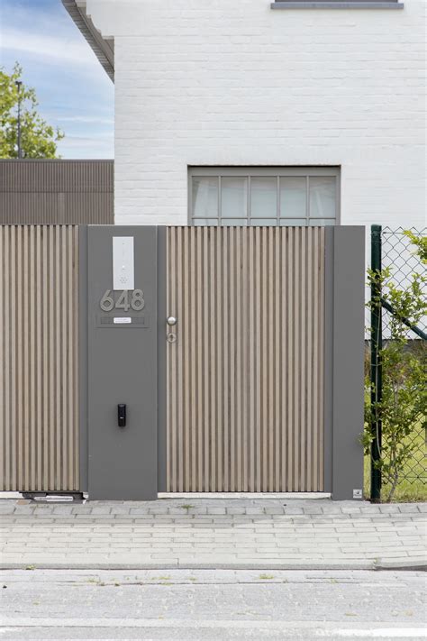 Portail d'entrée (driveway gate)