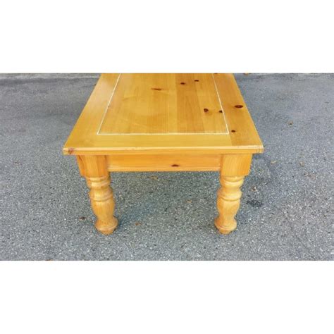 Broyhill Fontana Coffee Table - AptDeco