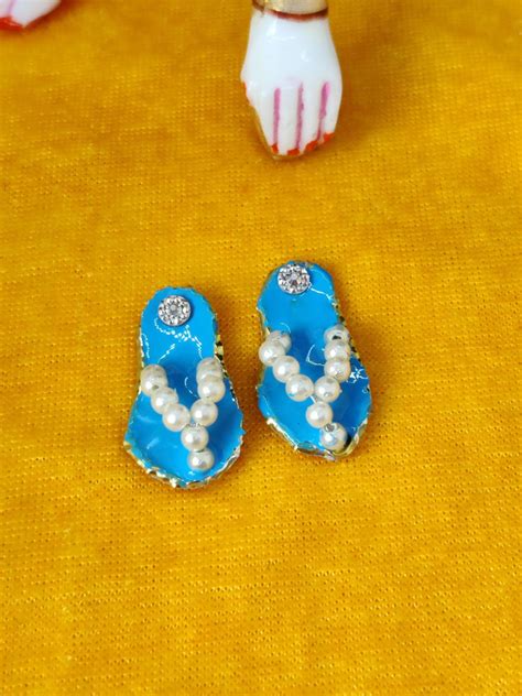 Laddu Gopal toy hawai chappal – Bell bottom