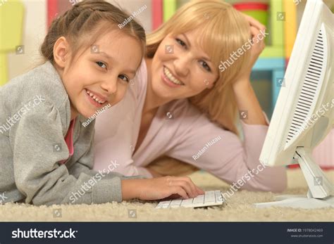 Daughter Using Computer 的图像结果