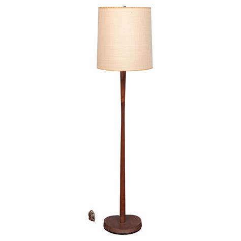 Mid-Century Modern Floor Lamp For Sale at 1stDibs