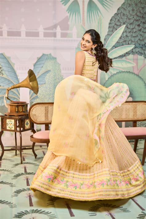 Urmi Lehenga Set - Yellow – Issa Studio
