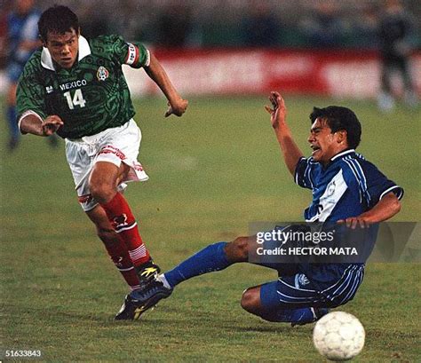 Carlos Ruiz Soccer Player Photos and Premium High Res Pictures - Getty ...
