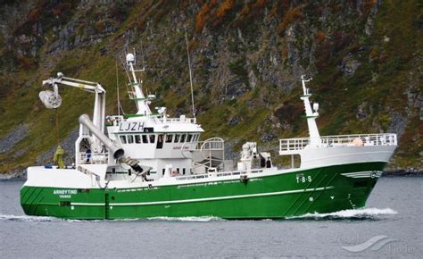 ARNOYTIND SENIOR, Fishing Vessel - Details and current position - IMO ...