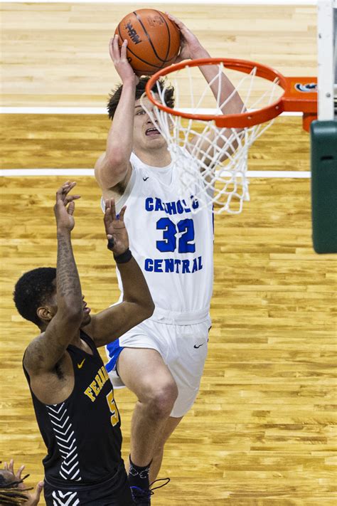 MHSAA Division 2 Boys Basketball State Semifinal: GR Catholic Central ...