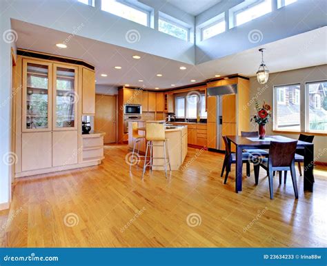 Large Luxury Modern Wood Kitchen Stock Image - Image of building ...