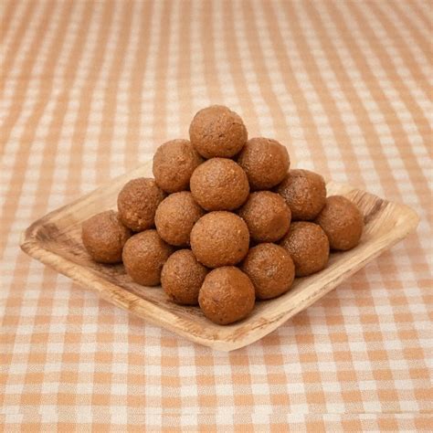 Karuppu Kavuni Ladoo (Sweetened with Dates) – Gramiyum – Online Store ...