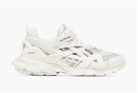 Shahid Kapoor's Sneakers With Huge Gaps Are A Rad Pair Of 'Ugly' Shoes