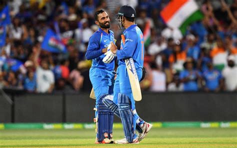 5 players who debuted with MS Dhoni – Where are they now?