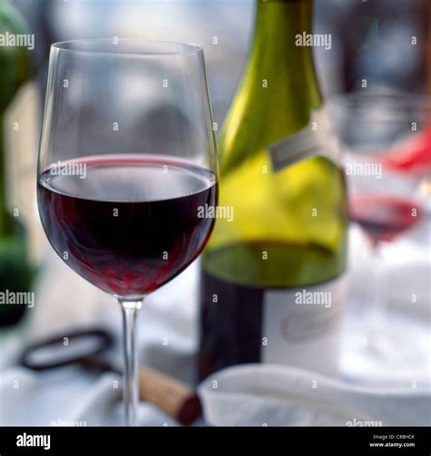 Pinot noir glass hi-res stock photography and images - Alamy