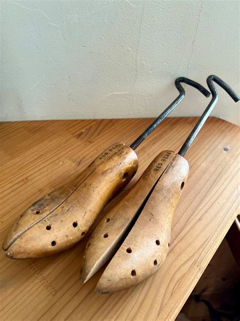 Shoe stretcher pair | REAL MONKEY 仙台