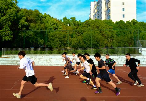 公管学院组织高水平运动员指导学生体测训练