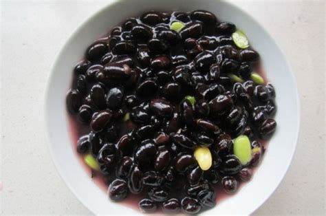 黑豆怎么吃好吃有营养，黑豆的四种吃法与食用禁忌 - 花语网