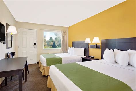 Howard Johnson by Wyndham Las Vegas near the Strip | Las Vegas, NV Hotels