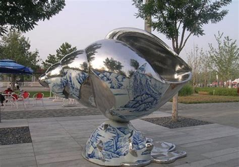 不锈钢雕塑哪家公司做的比较好？_让您在同行中脱颖而出www.laiyongfei.com