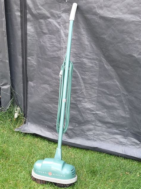1950's General Electric floor polisher. - Schmalz Auctions