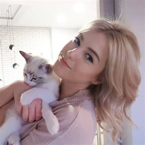 Polubienia: 13.5 tys., komentarze: 327 - Bella (@kittybellayt) na ...