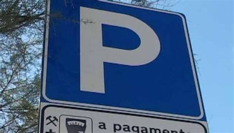 Parcheggio a pagamento: come funziona, app e tariffe 2024 - Infomotori