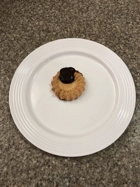 My Stella Dora cookie is misfilled. : r/mildlyinteresting