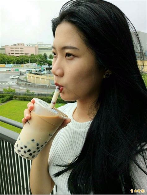 [神人] 喝珍珠奶茶的女生 - Beauty | PTT Web
