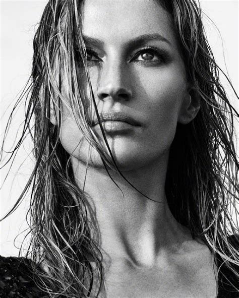 吉赛尔·邦辰Gisele Bündchen 登上《 Vogue》德国版2019年四月号封面| Vogue|吉赛尔|封面_新浪新闻