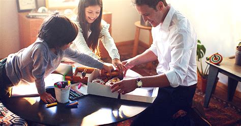 Top Stories Family Couples 的图像结果