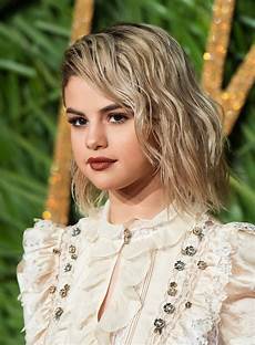 Selena Gomez Hair by See Selena Gomez S Hair And Bangs Instyle Selena Gomez Hair