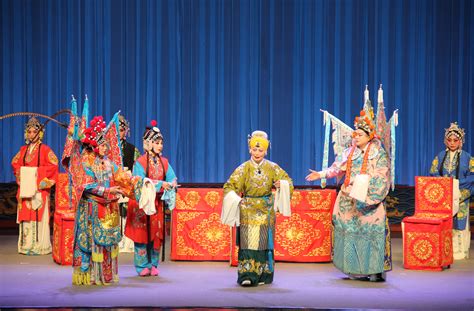 迎新年唱大戏，菏泽大剧院四场大戏让市民过足戏瘾__凤凰网
